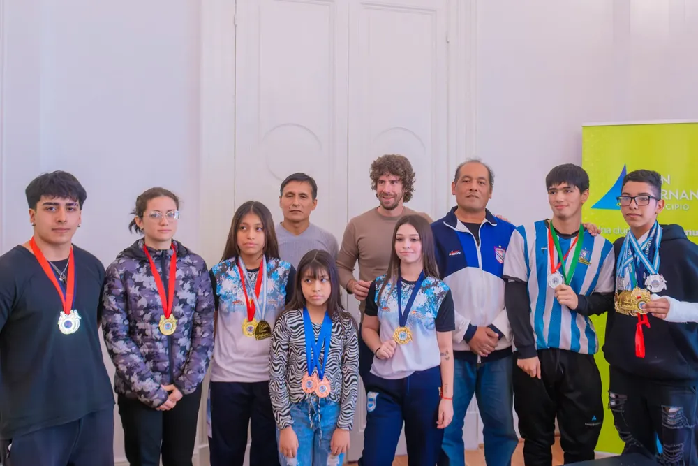 6643de4103bb7_2-reconocimiento-a-deportistas-taekwondo