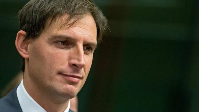 El-comisario-de-Clima-afirma-que-seria-ingenuo-negar-que-Europa-tiene-un-problema-chino-800x450