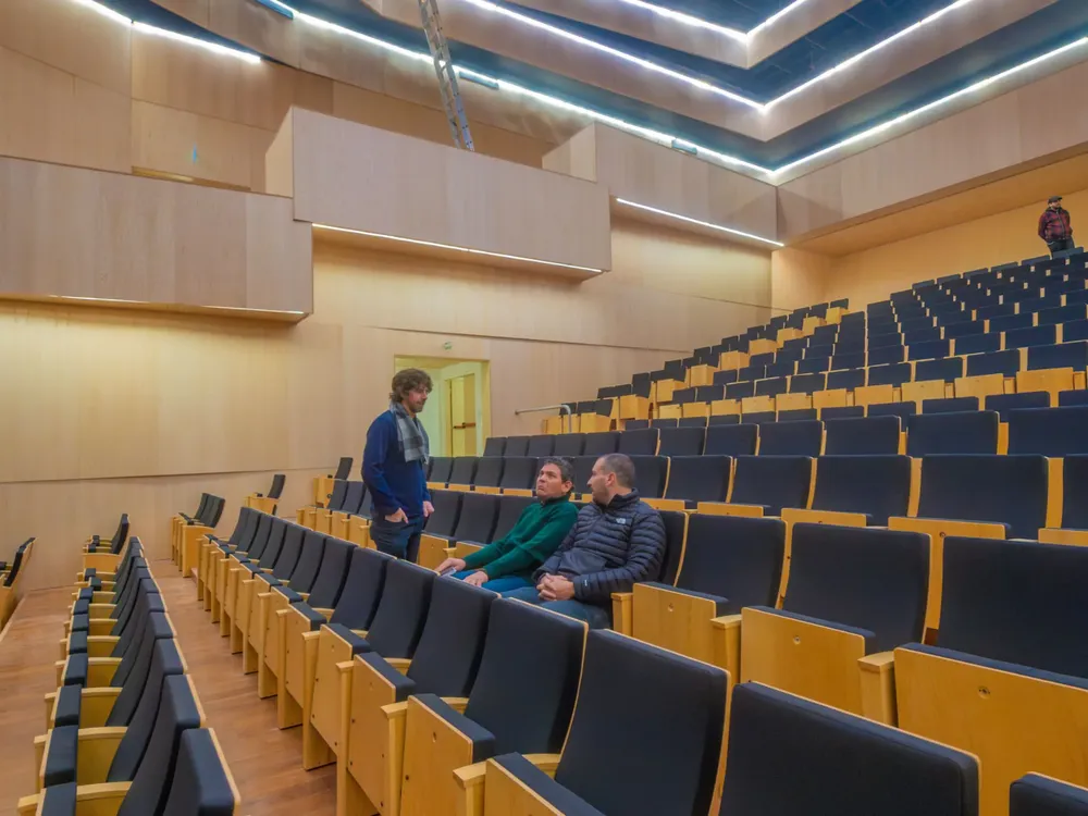 670db1120feda_5-nuevas-butacas-nuevo-teatro-san-fernando