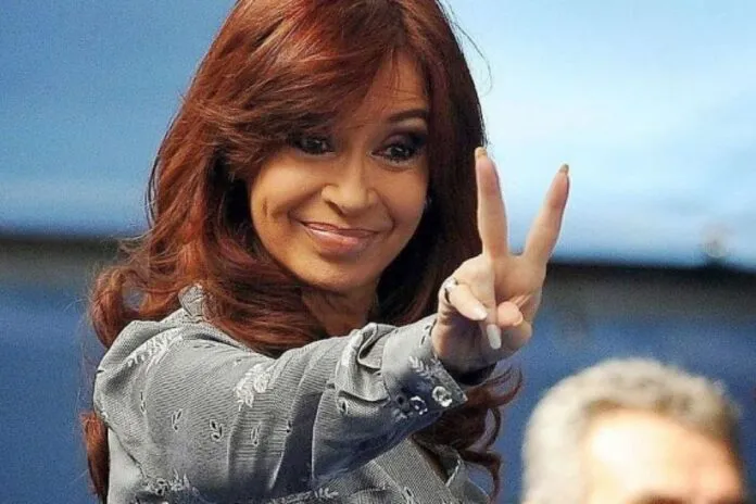 Cristina-Kirchner-v-de-la-victoria-peronista-696x464