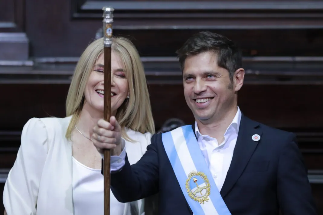 Kicillof-saluda-1068x712