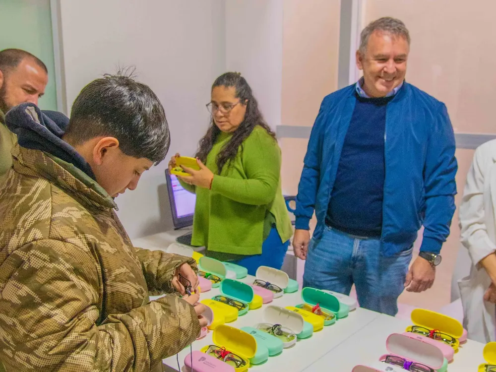 68a5599540ea3_5-entrega-de-lentes-ver-para-aprender-ago2025