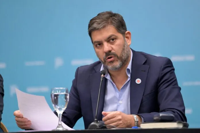 Bianco-Carlos-696x463